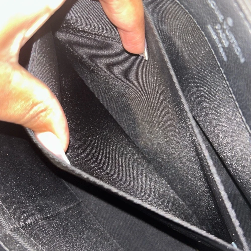 Louis Vuitton Black‎ Calfskin LockMe